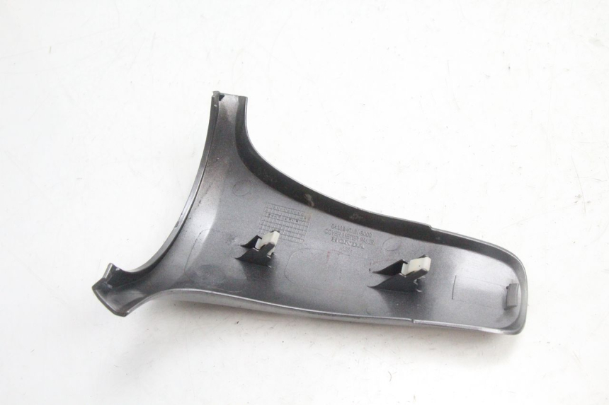 photo de INNER LEGSHIELD UPPER HONDA PCX (JF28) 125 (2009 - 2011) - Technical close-up