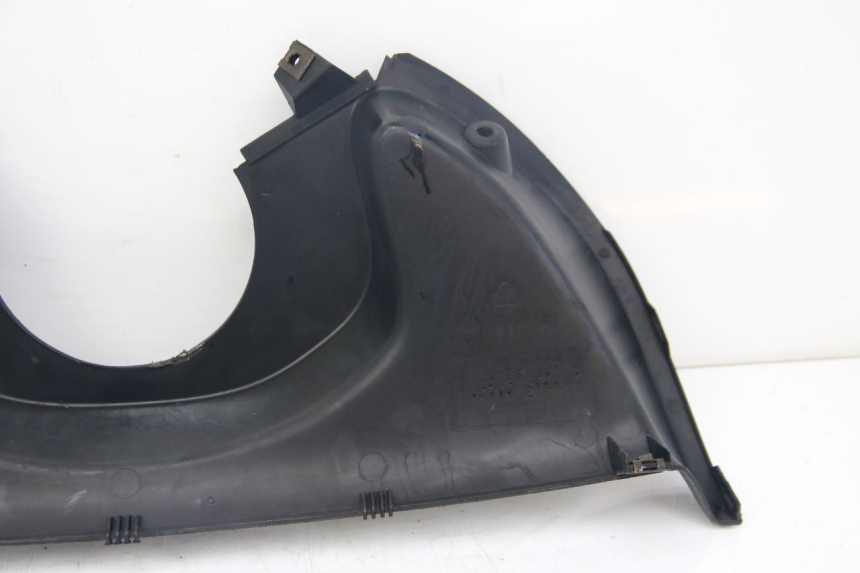 photo de UPPER INNER FAIRING MBK SKYLINER 125 (1998 - 2001) - Zoom on usage condition