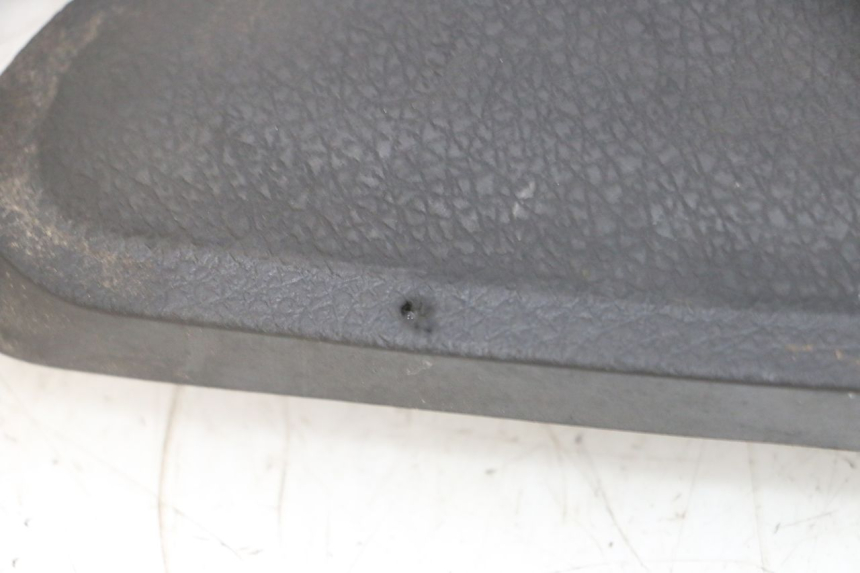 photo de INNER LEGSHIELD UPPER YAMAHA X-MAX XMAX 125 (2010 - 2013) - Fixing points details