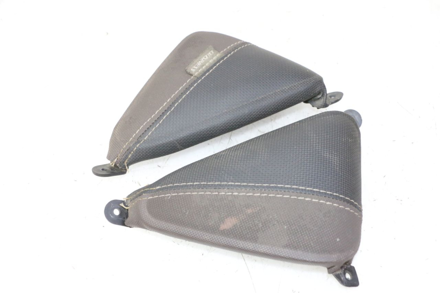 photo de INNER LEGSHIELD UPPER YAMAHA X-MAX XMAX 125 (2010 - 2013) - Alternative perspective