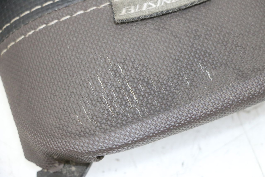 photo de INNER LEGSHIELD UPPER YAMAHA X-MAX XMAX 125 (2010 - 2013) - Surface and material condition