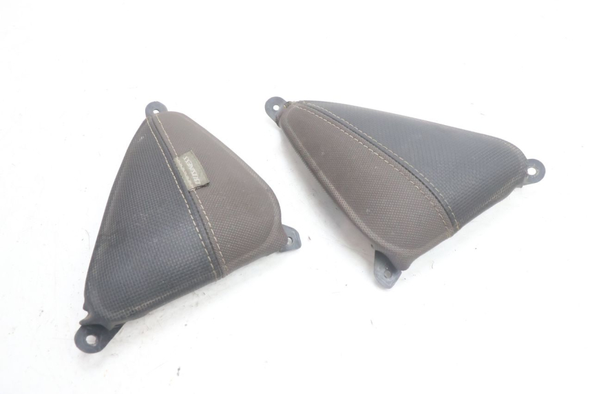 photo de INNER LEGSHIELD UPPER YAMAHA X-MAX XMAX 125 (2010 - 2013) - Fixing points details