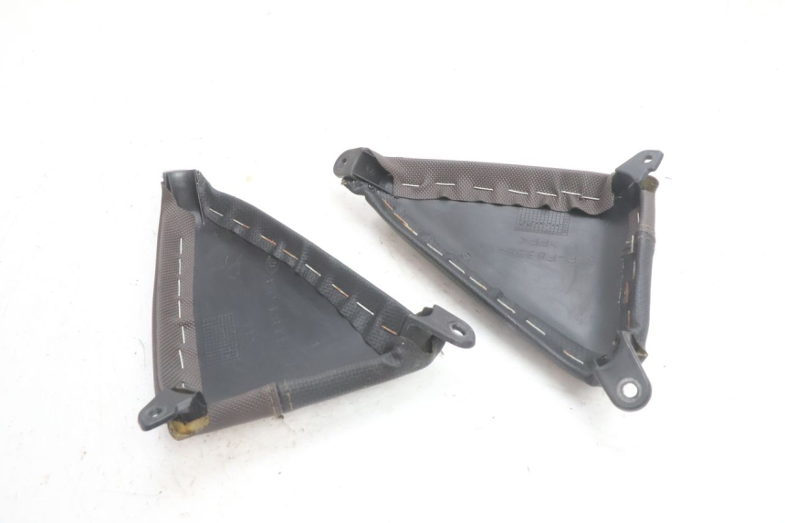 photo de INNER LEGSHIELD UPPER YAMAHA X-MAX XMAX 125 (2010 - 2013) - Surface and material condition