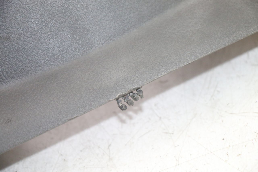 photo de INNER LEGSHIELD UPPER YAMAHA YP MAJESTY 125 (2002 - 2006) - Component detail