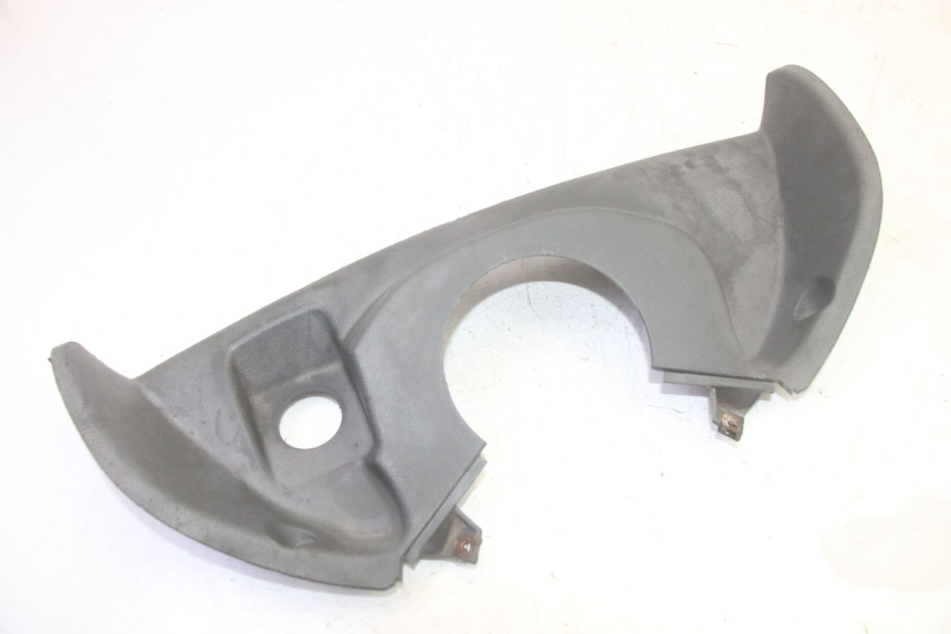 photo de INNER LEGSHIELD UPPER YAMAHA YP MAJESTY 125 (2002 - 2006) - Zoom on usage condition