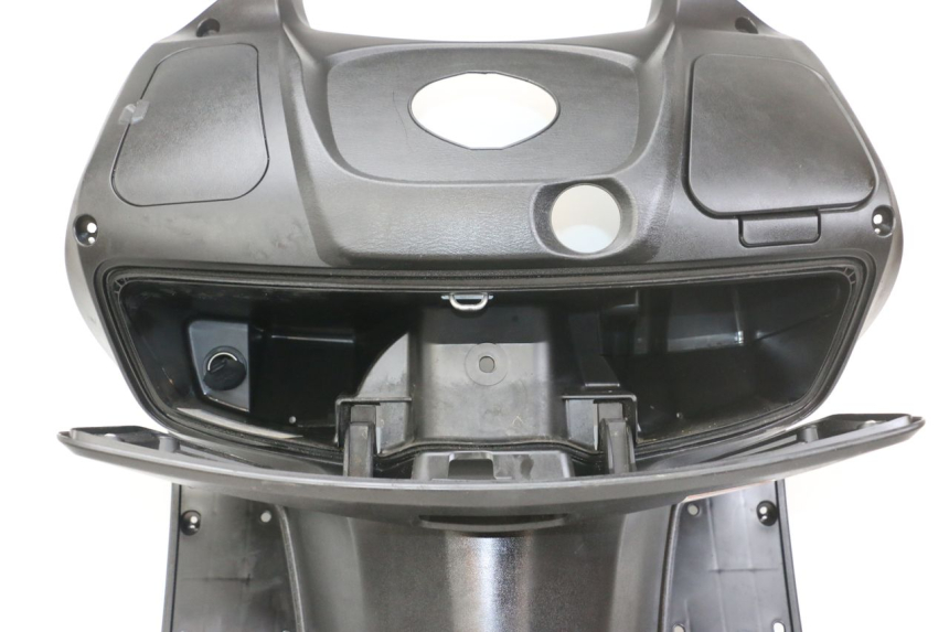photo de INNER LEGSHIELD SUZUKI BURGMAN 125 (2018 - 2021) - Detailed visual inspection