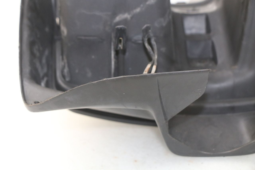 photo de INNER LEGSHIELD PEUGEOT SV 80 (1993 - 1997) - Fixing points details