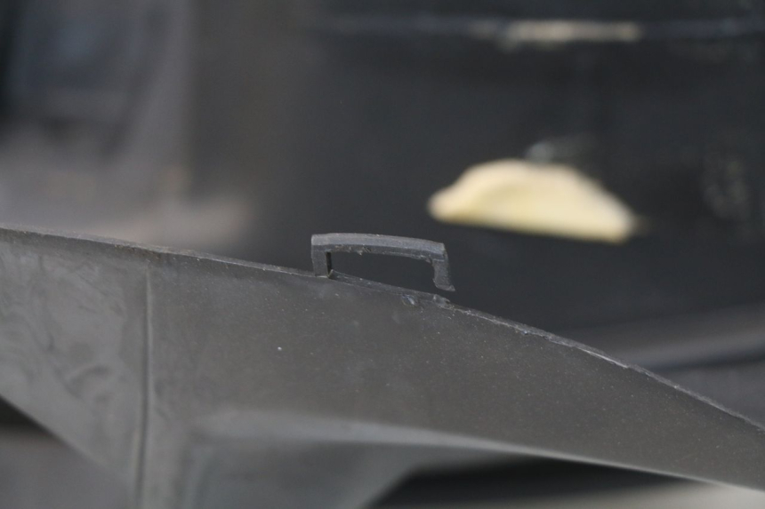 photo de INNER LEGSHIELD PEUGEOT SV 80 (1993 - 1997) - Surface and material condition