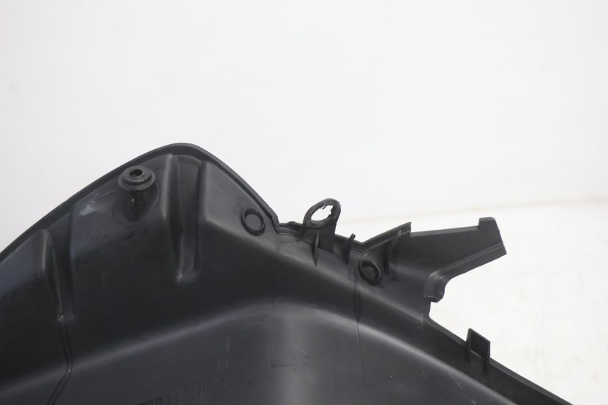 photo de INNER LEGSHIELD PEUGEOT TREKKER 50 (1995 - 2004) - Technical close-up