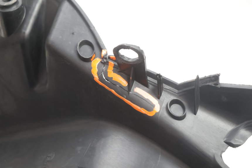 photo de INNER LEGSHIELD PEUGEOT TREKKER 50 (1995 - 2004) - Additional view of the item