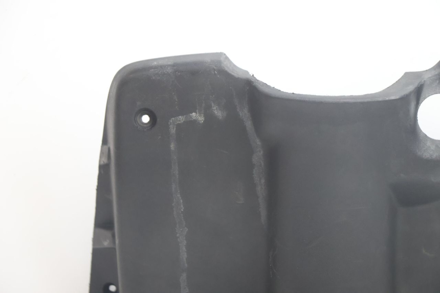 photo de INNER LEGSHIELD PEUGEOT TREKKER 50 (1995 - 2004) - Zoom on usage condition