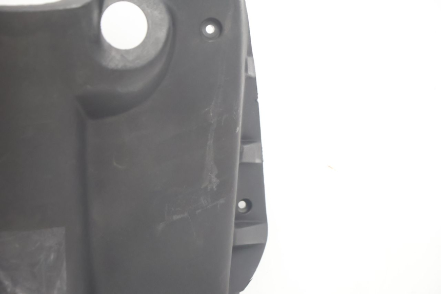 photo de INNER LEGSHIELD PEUGEOT TREKKER 50 (1995 - 2004) - Technical close-up