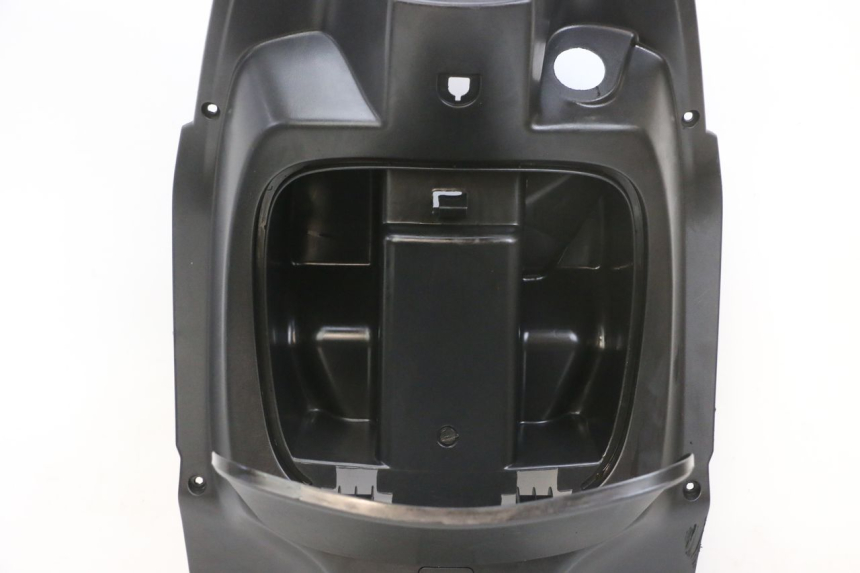 photo de INNER LEGSHIELD PEUGEOT TWEET PRO EFI 4T 50 (2021 - 2022) - Zoom on usage condition