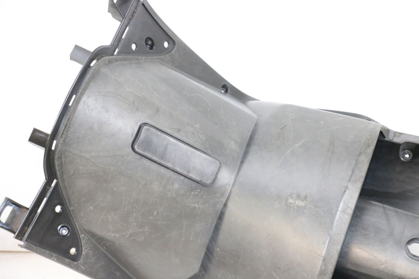 photo de INNER FAIRING PEUGEOT V-CLIC VCLIC 50 (2007 - 2013) - Fixing points details