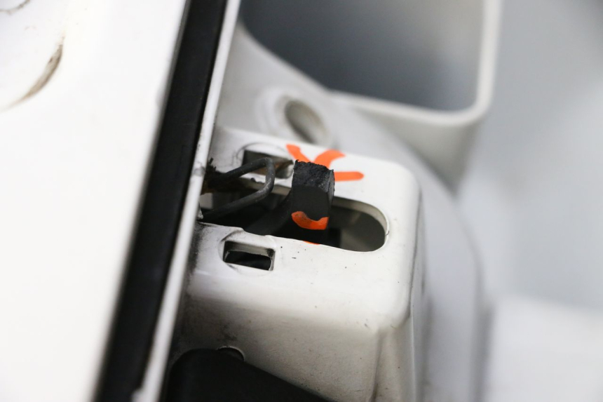 photo de INNER LEGSHIELD PIAGGIO VESPA GTS SUPER IE 125 (2009 - 2016) - Detailed visual inspection