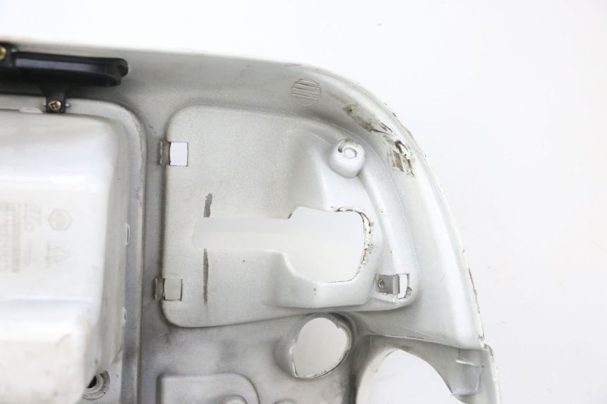 photo de INNER LEGSHIELD PIAGGIO VESPA GTS SUPER IE 125 (2009 - 2016) - Markings and original references
