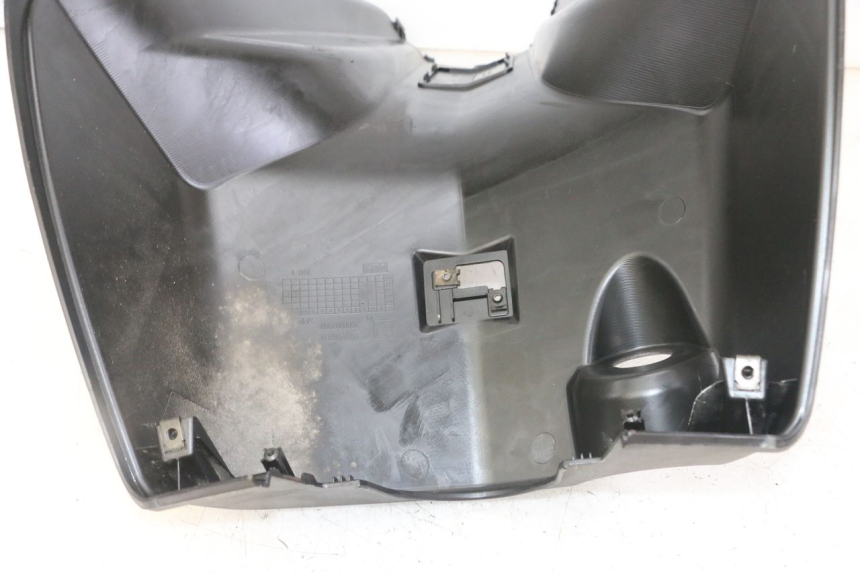 photo de INNER APRON PEUGEOT VIVACITY NEW 2T 50 (2008 - 2017) - Zoom on usage condition