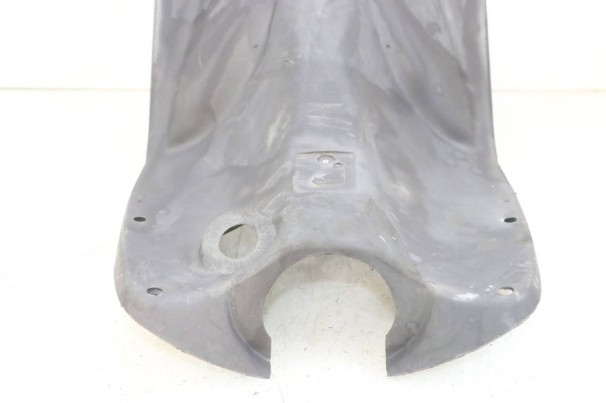 photo de INNER LEGSHIELD PEUGEOT VIVACITY 100 (1999 - 2008) - Focus on structure