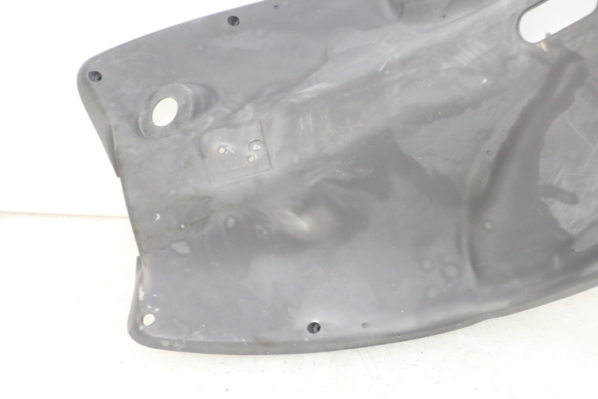 photo de INNER LEGSHIELD PEUGEOT VIVACITY 100 (1999 - 2008) - Alternative angle