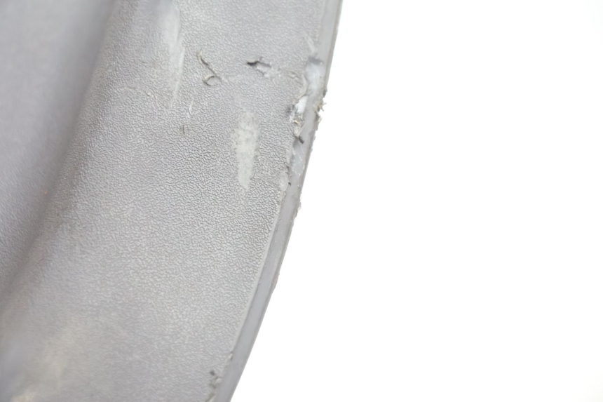 photo de INNER LEGSHIELD PEUGEOT VIVACITY 100 (1999 - 2008) - High-resolution close-up