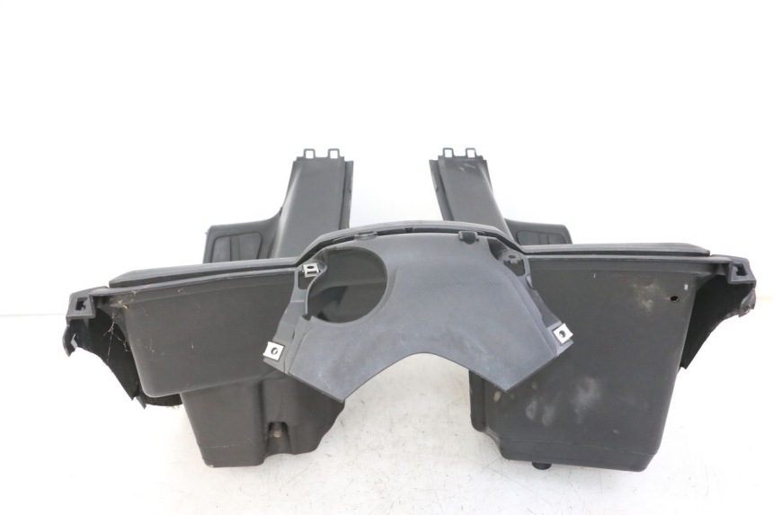 photo de INNER LEGSHIELD YAMAHA X-MAX XMAX ABS 250 (2010 - 2012) - Component zoom