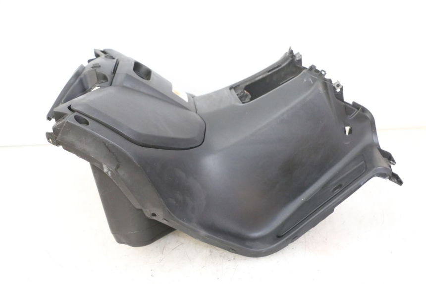 photo de INNER LEGSHIELD YAMAHA X-MAX XMAX ABS 250 (2010 - 2012) - High-resolution close-up