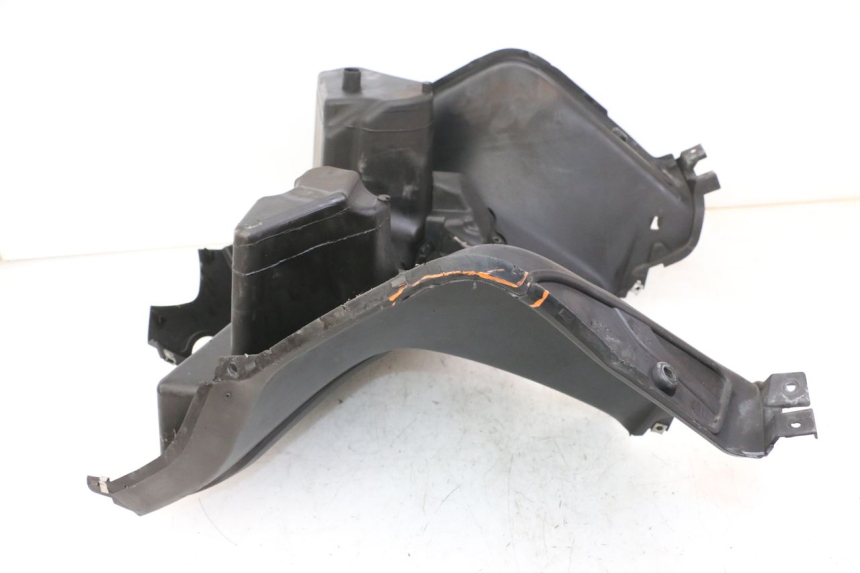 photo de INNER LEGSHIELD YAMAHA X-MAX XMAX ABS 250 (2010 - 2012) - Product overview