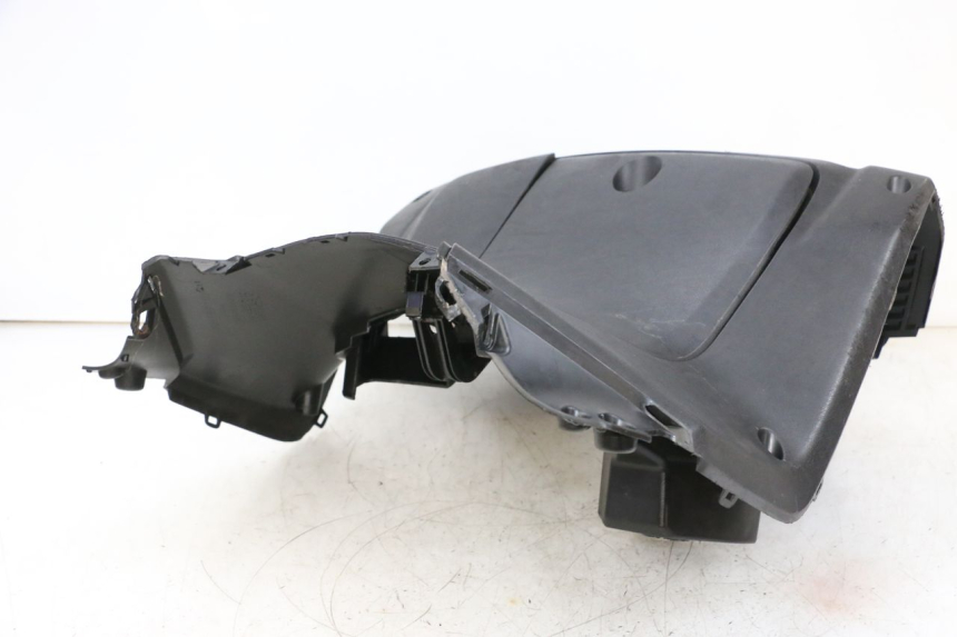 photo de INNER APRON YAMAHA XMAX X-MAX 125 (2006 - 2009) - High-resolution close-up