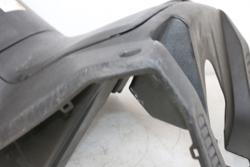 photo de INNER APRON YAMAHA XMAX X-MAX 125 (2006 - 2009) - Detailed visual inspection