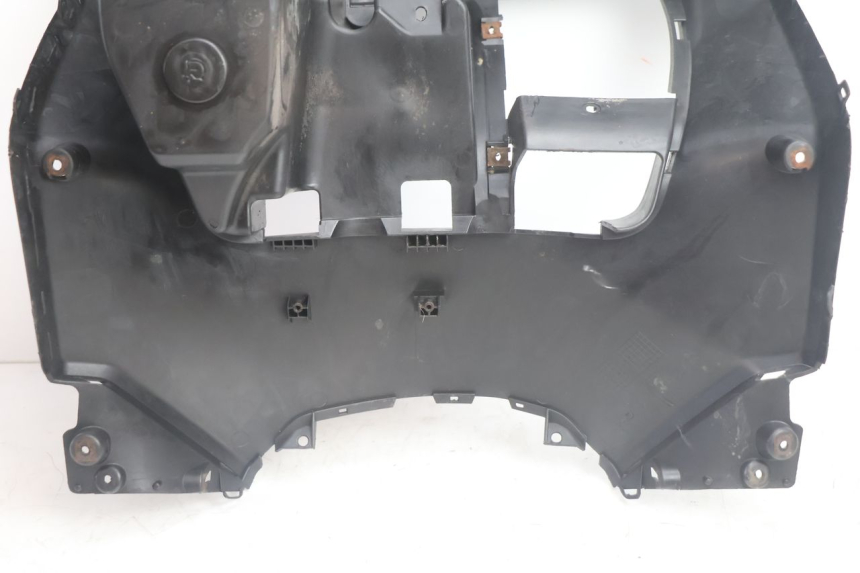 photo de INNER APRON YAMAHA XMAX X-MAX 125 (2006 - 2009) - Additional view of the item