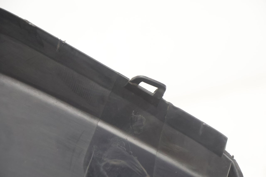 photo de INNER APRON YAMAHA XMAX X-MAX 125 (2006 - 2009) - Distinctive features