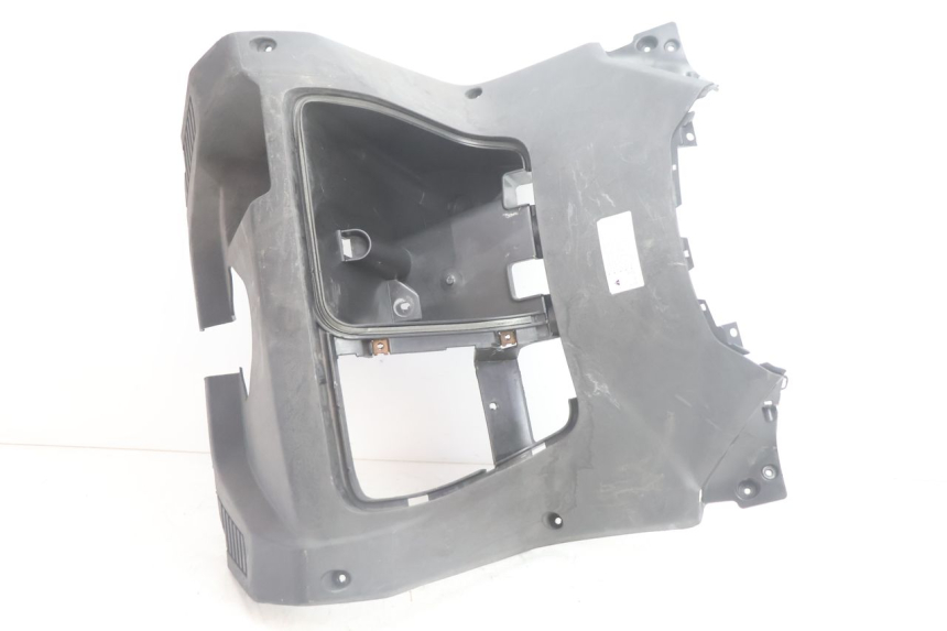 photo de INNER APRON YAMAHA XMAX X-MAX 125 (2006 - 2009) - Fixing points details