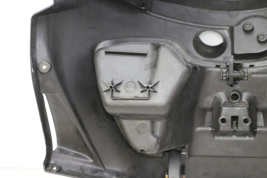 photo de INNER APRON PIAGGIO X9 EVOLUTION 125 (2003 - 2007) - Distinctive features