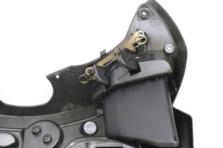 photo de INNER APRON PIAGGIO X9 125 (2000 - 2003) - Technical close-up