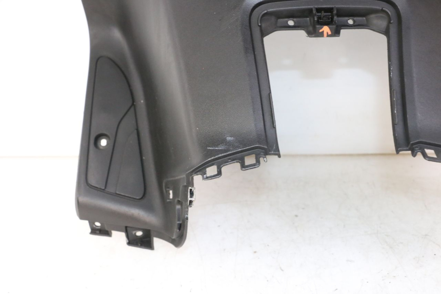 photo de INNER LEGSHIELD YAMAHA X-MAX XMAX ABS 250 (2010 - 2014) - Focus on structure