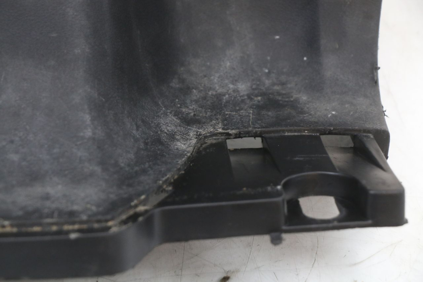 photo de INNER LEGSHIELD YAMAHA YE ZEST 50 (1992 - 1998) - Fixing points details