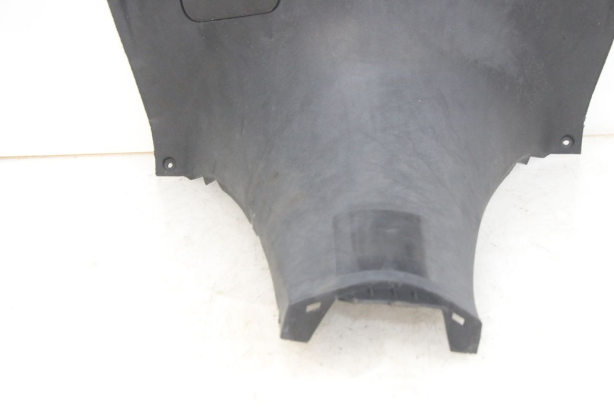 photo de INNER APRON YAMAHA YP MAJESTY 125 (1998 - 2001) - Technical close-up