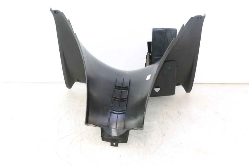 photo de INNER LEGSHIELD YAMAHA YP MAJESTY 125 (2002 - 2006) - Fixing points details