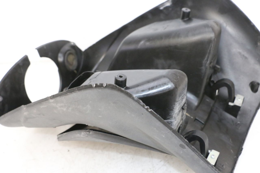 photo de INNER APRON PIAGGIO ZIP 4T 50 (2018 - 2020) - Fixing points details