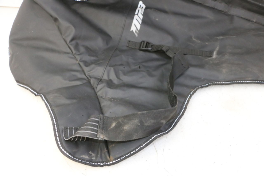 photo de LEG COVER PIAGGIO MP3 HPE 310 (2024 - 2025) - Distinctive features