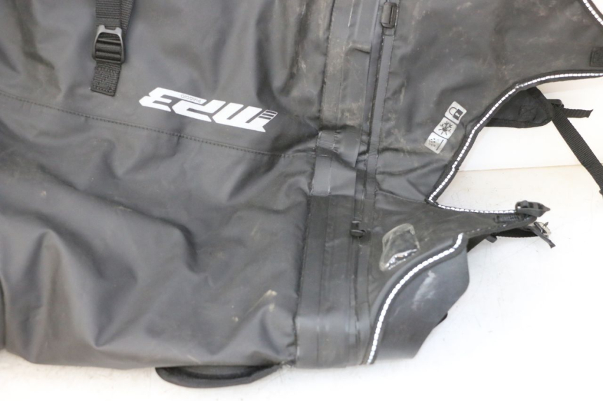 photo de LEG COVER PIAGGIO MP3 HPE 310 (2024 - 2025) - Alternative angle