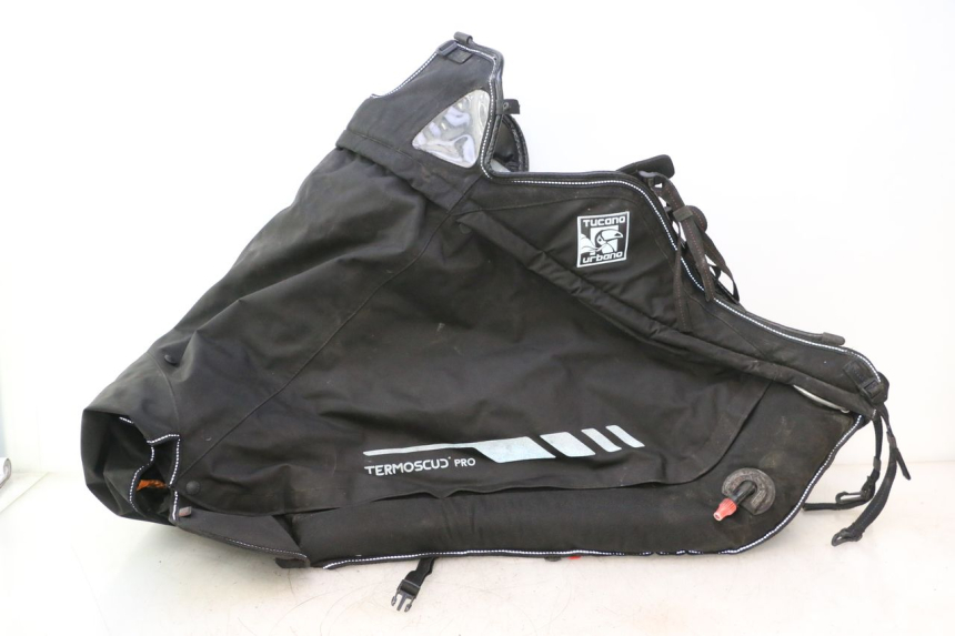 photo de LEG COVER PIAGGIO MP3 HPE 530 (2022 - 2026) - Spare part profile view