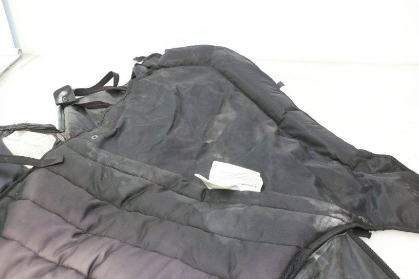 photo de LEG COVER PIAGGIO MP3 HPE 530 (2022 - 2026) - Alternative perspective