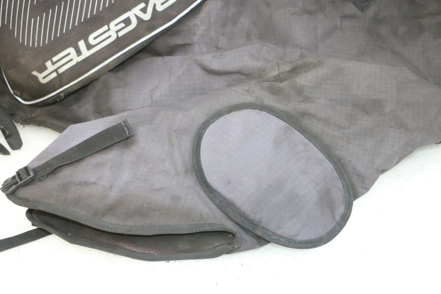 photo de LEG COVER PIAGGIO XEVO - X EVO 125 (2007 - 2017) - Focus on structure