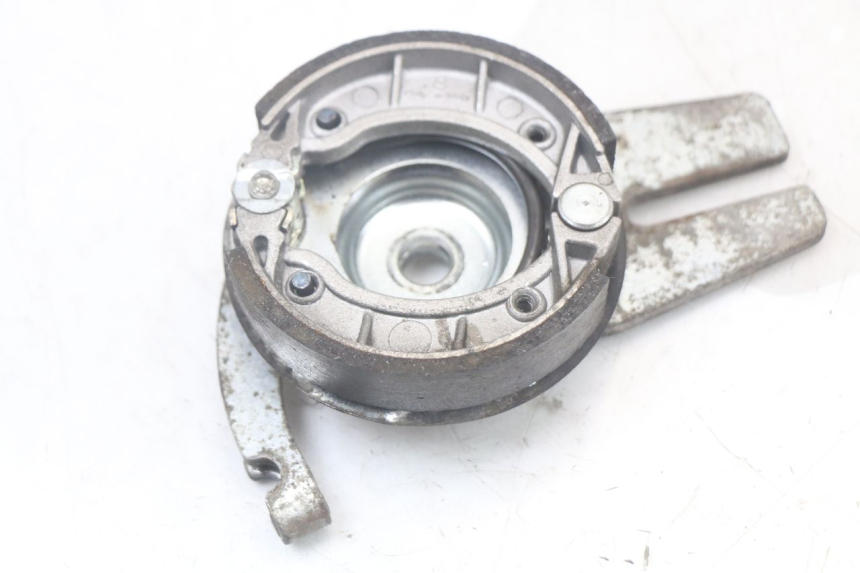 photo de REAR DRUM PEUGEOT 103 VOGUE VS2 50 (2004 - 2017) - Fixing points details