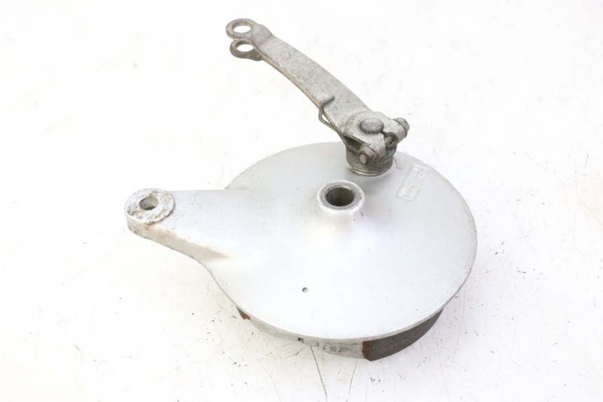 photo de Rear drum HYOSUNG GV AQUILA 125 (2000 - 2009) - Alternative perspective