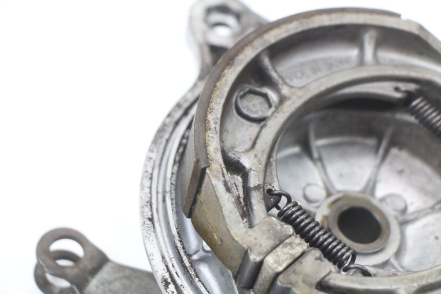 photo de REAR BRAKE DRUM SUZUKI GN 125 (1997 - 2000) - Alternative perspective