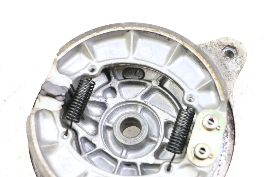 photo de REAR BRAKE DRUM HONDA VT C2 SHADOW 750 (1997 - 2001) - Fixing points details