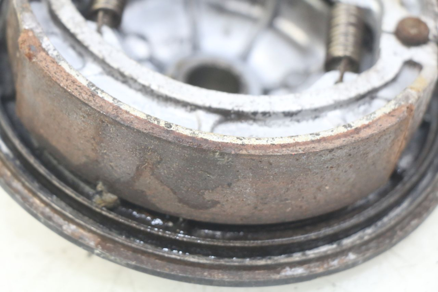 photo de REAR DRUM HYOSUNG RT KARION 125 (2003 - 2007) - Zoom on usage condition