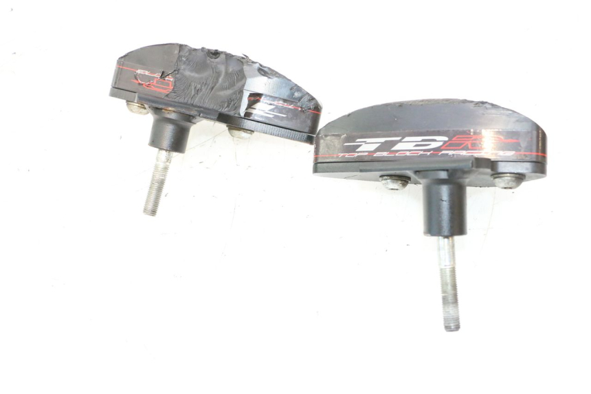 photo de ENGINE SLIDER SUZUKI GSR 600 (2005 - 2012) - Technical close-up